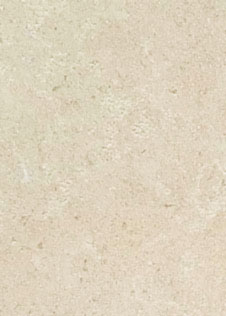 Detail einer sandfarbenen Natursteinplatte mit weißer Maserung