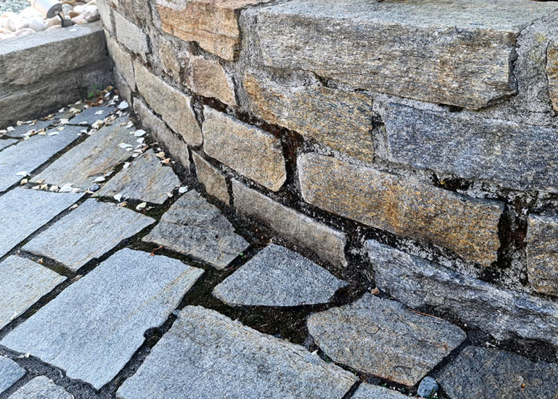 Polygonal-Terrassenplatten und Mauersteine aus Naturstein Luserna Gneis
